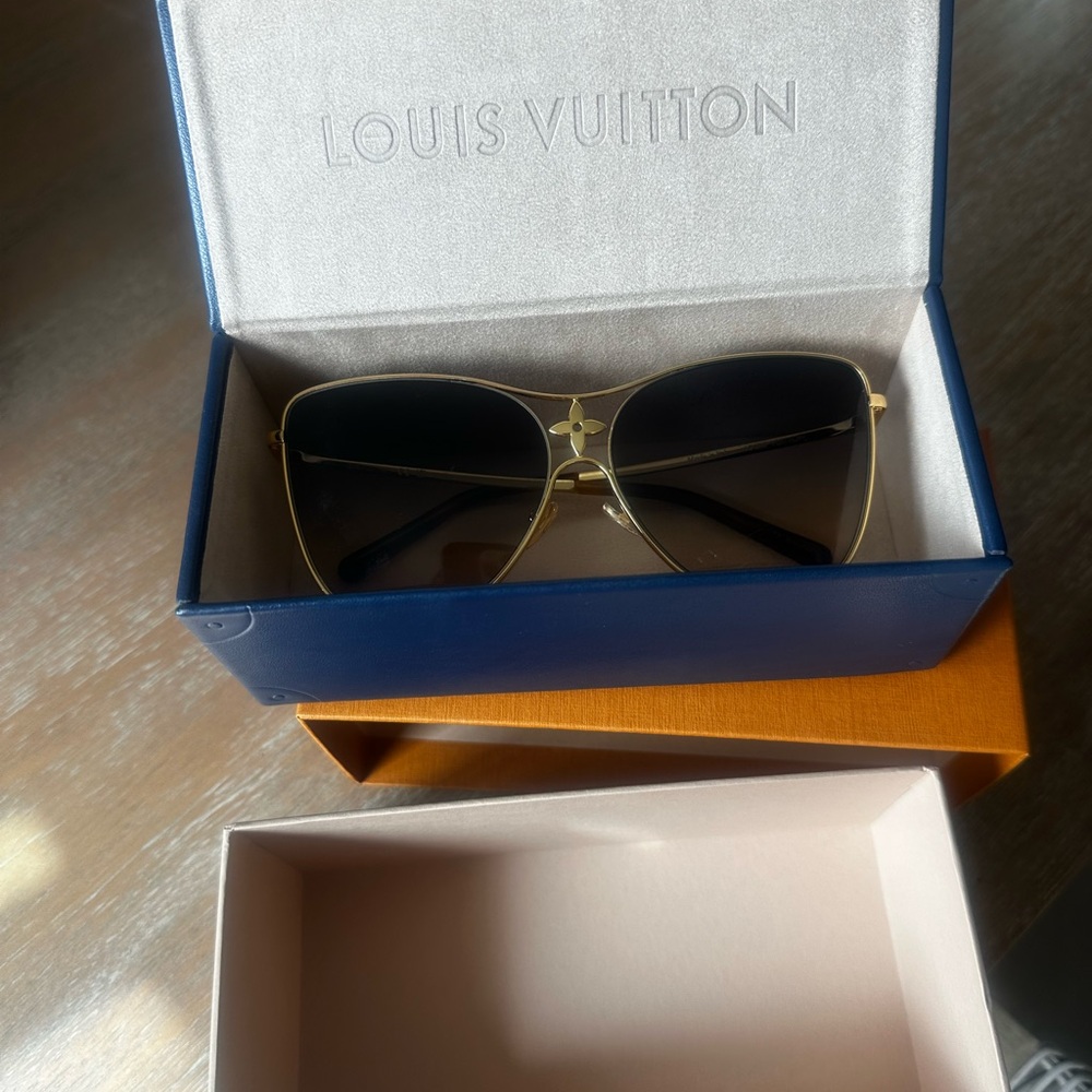 Louis Vuitton LV Star Square Sunglasses NWOT - Picture 2 of 5
